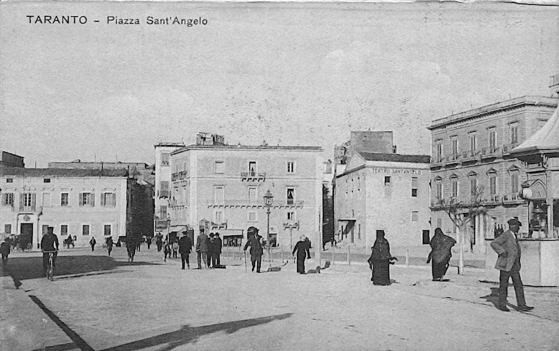 1910_PiazzaCastello_02